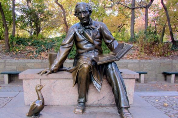 Imagen de una escultura del escritor danés Hans Christian Andersen