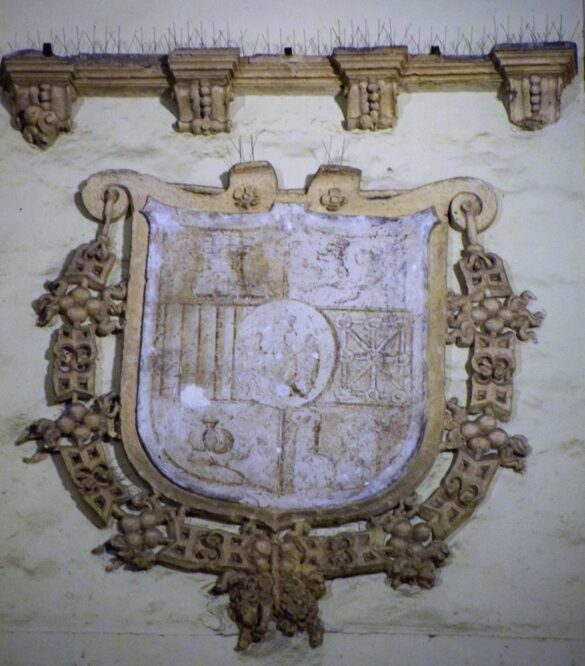 Escudo de José Bonaparte, Pepe Botella, en la iglesia de San Benito el Real de Valladolid