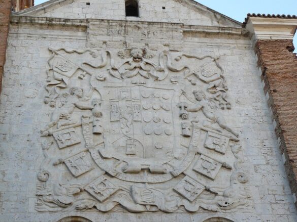 El escudo de piedra más grande del mundo, el escudo de La Gasca en Valladolid
