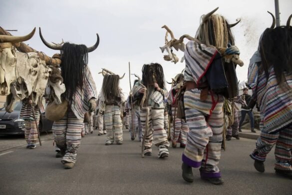 Mascarada de los Cucurrumachos en Navalosa, Ávila