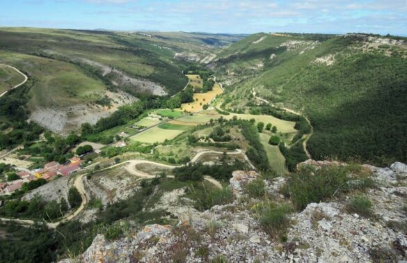 Vista del Valle del San Antón y Terradillos de Sedano, Burgos