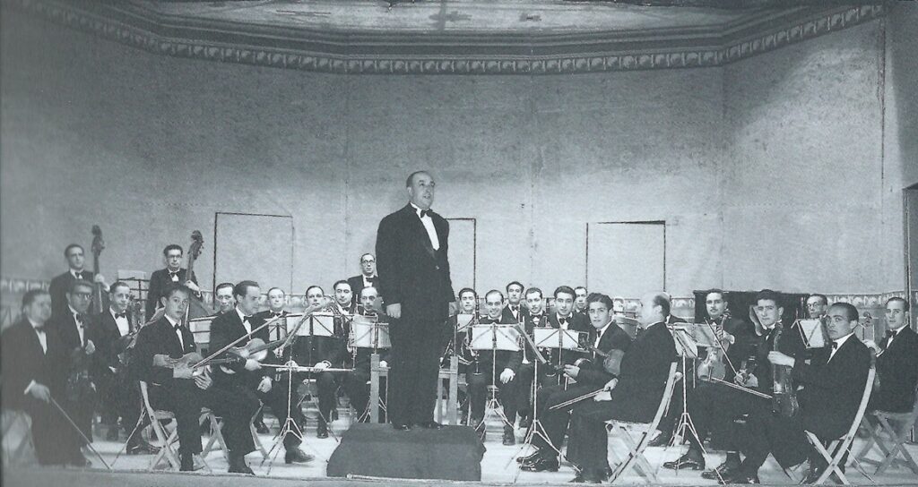 El director de orquesta burgalés, Rafael Frühbeck de Burgos, dirigiendo a la Orquesta Sinfónica de su ciudad natal