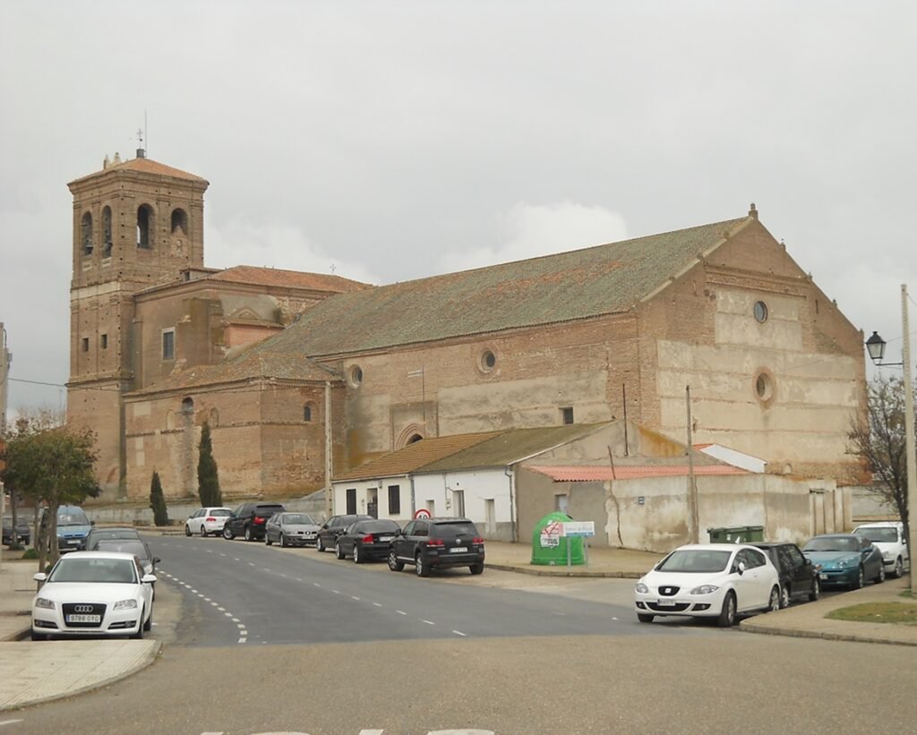 La iglesia de San Cipriano se construyó sobre la casa donde nación San Juan de la Cruz