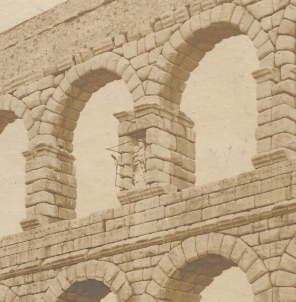 Una de las hornacinas del acueducto de Segovia