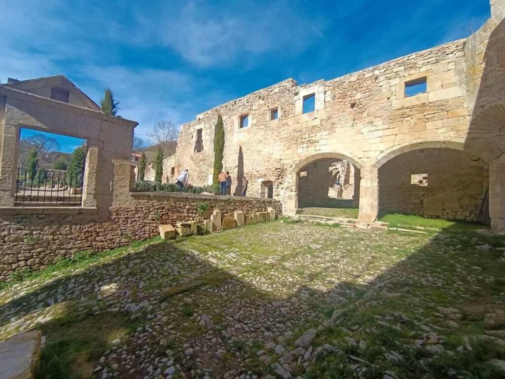 el Monasterio de Santa María de Rioseco contribuyó a un renacimiento espiritual, cultural, económico y social muy grande