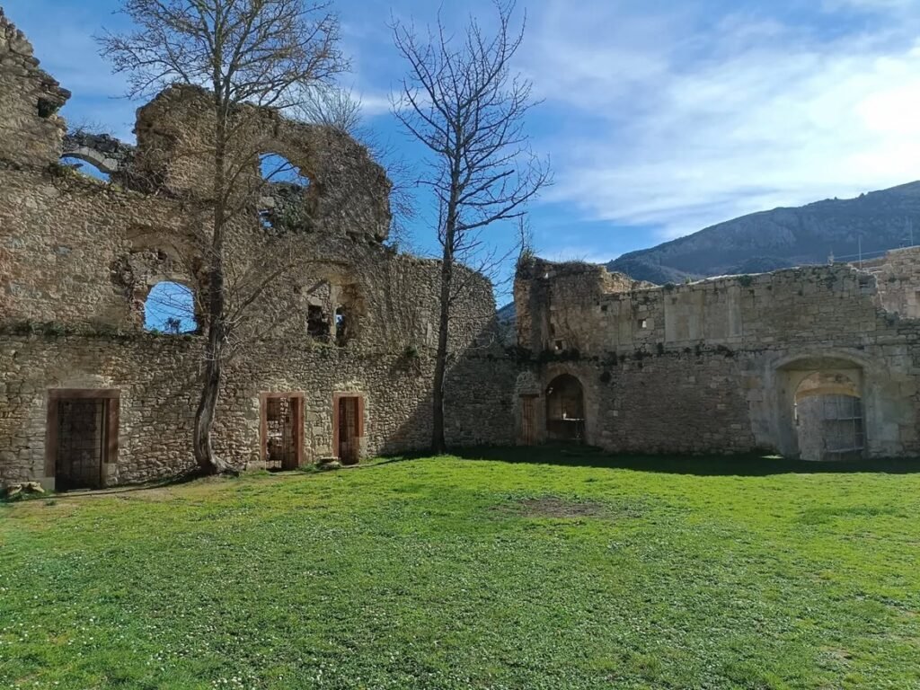 El monasterio fue excluido de la lista roja de patrimonio en 2018 gracias al esfuerzo y el trabajo de reconstrucción y restauración patrimonial del colectivo Salvemos Rioseco