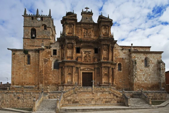 Iglesia de Santa María de Gumiel de Izán
