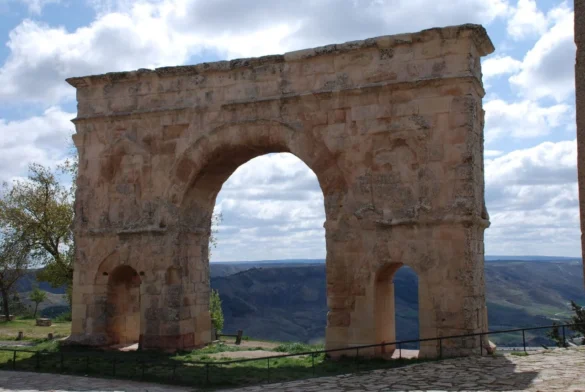 Arco romano de Medinaceli (Soria)