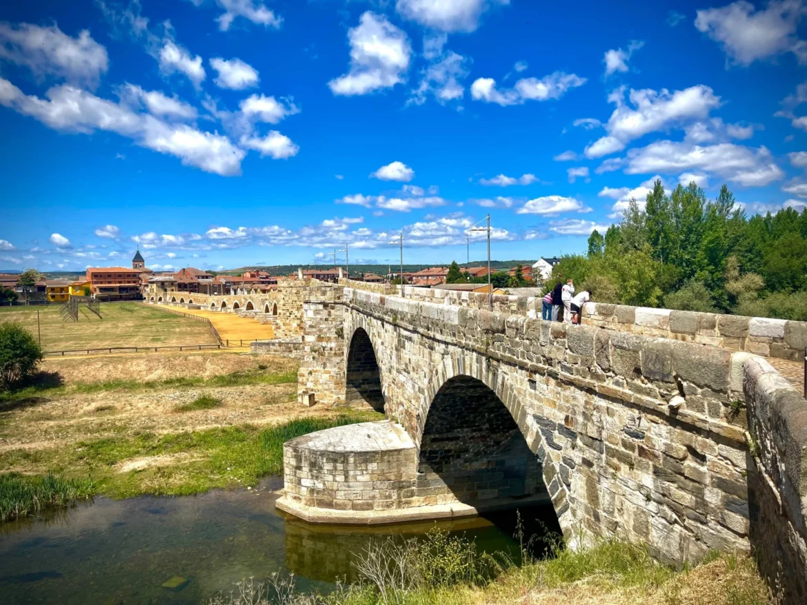 Puente del Paso Honroso en Hospital de Órbigo en León